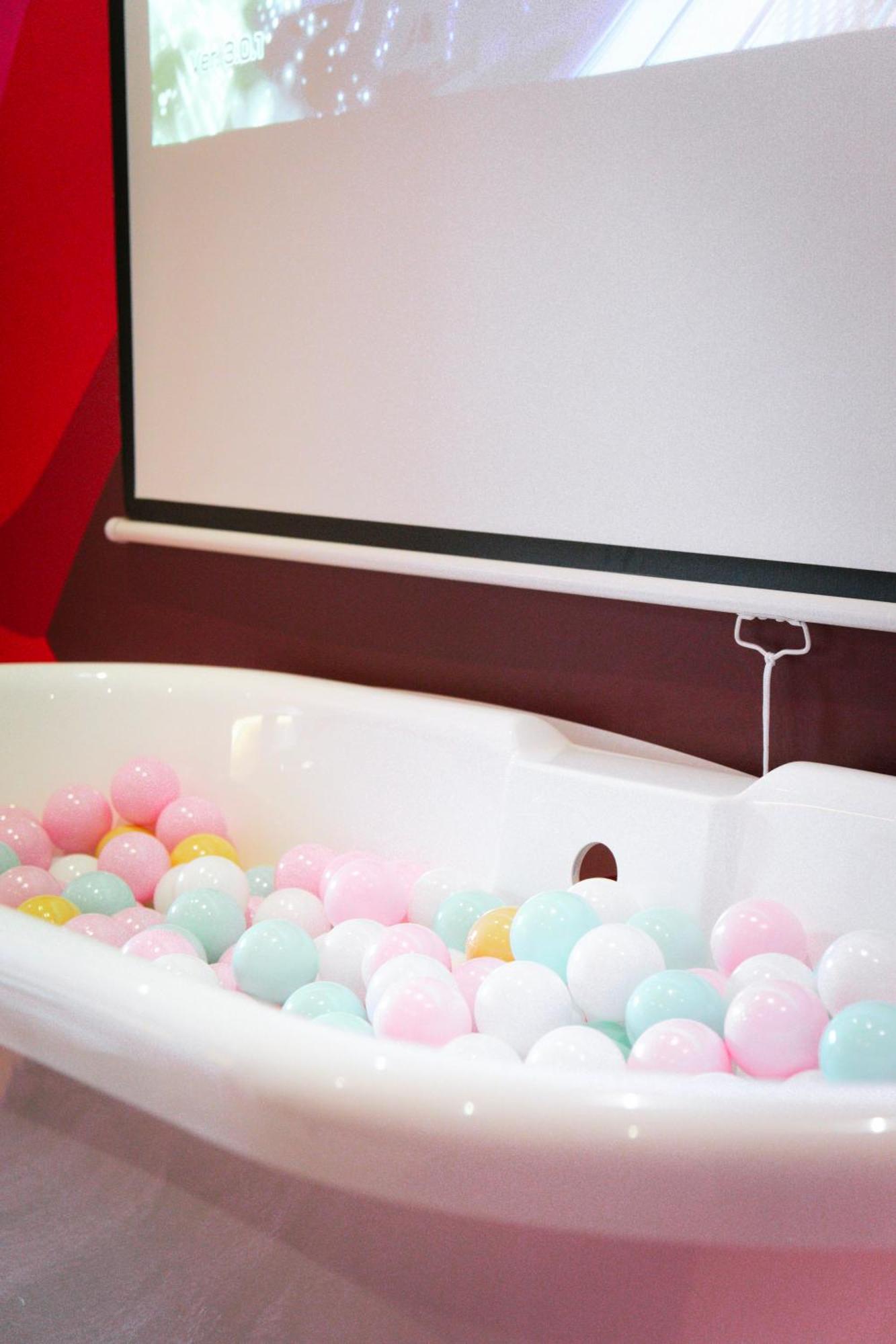 Capsule Girl Power Spa - Balneo - Sauna - Karaoke - Billard - 2 Chambres Charleroi Extérieur photo