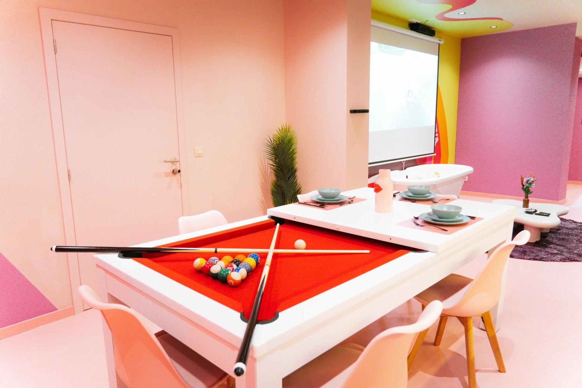 Capsule Girl Power Spa - Balneo - Sauna - Karaoke - Billard - 2 Chambres Charleroi Extérieur photo
