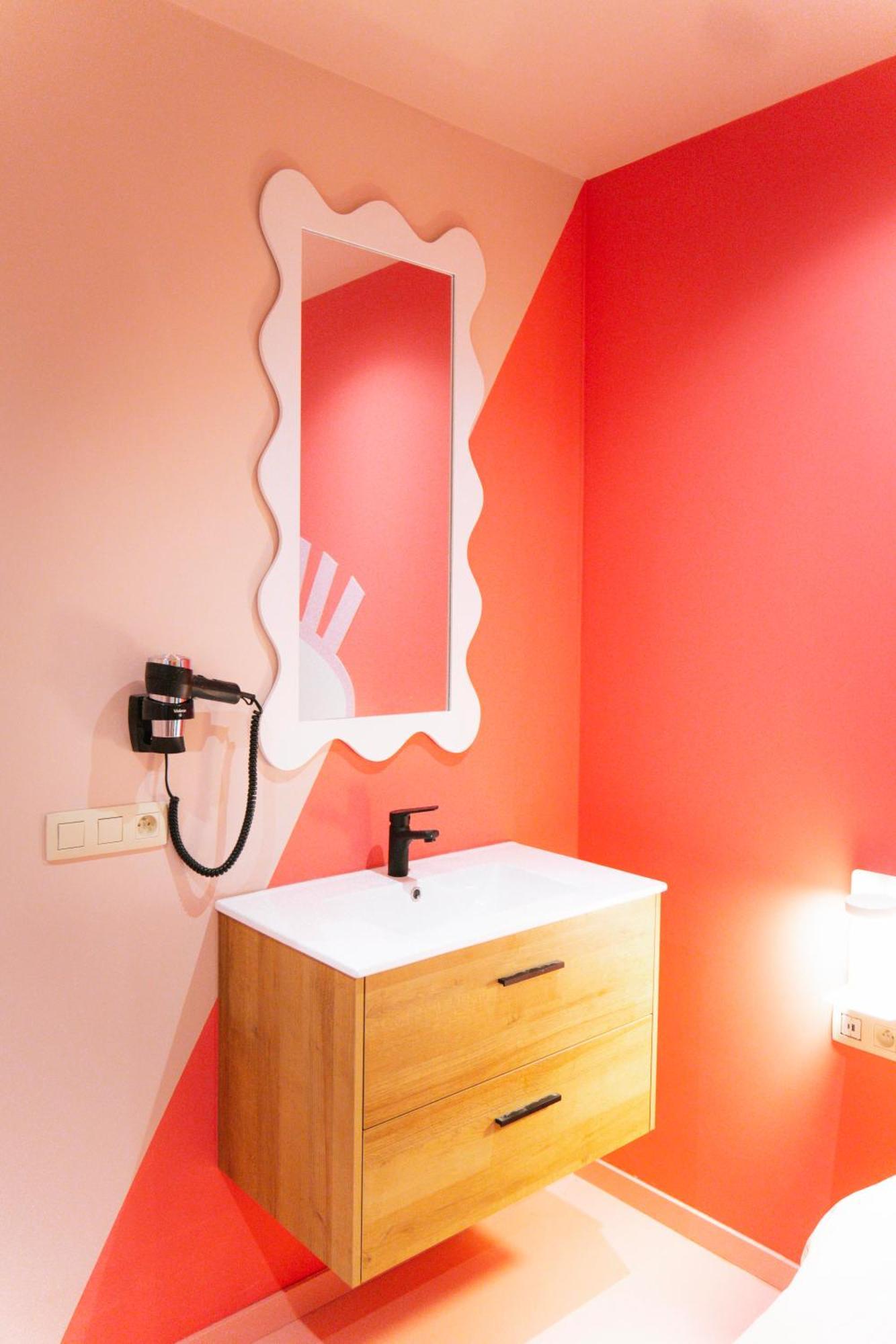 Capsule Girl Power Spa - Balneo - Sauna - Karaoke - Billard - 2 Chambres Charleroi Extérieur photo