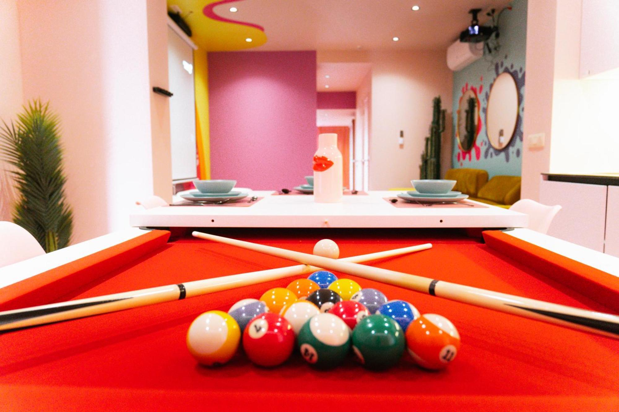 Capsule Girl Power Spa - Balneo - Sauna - Karaoke - Billard - 2 Chambres Charleroi Extérieur photo