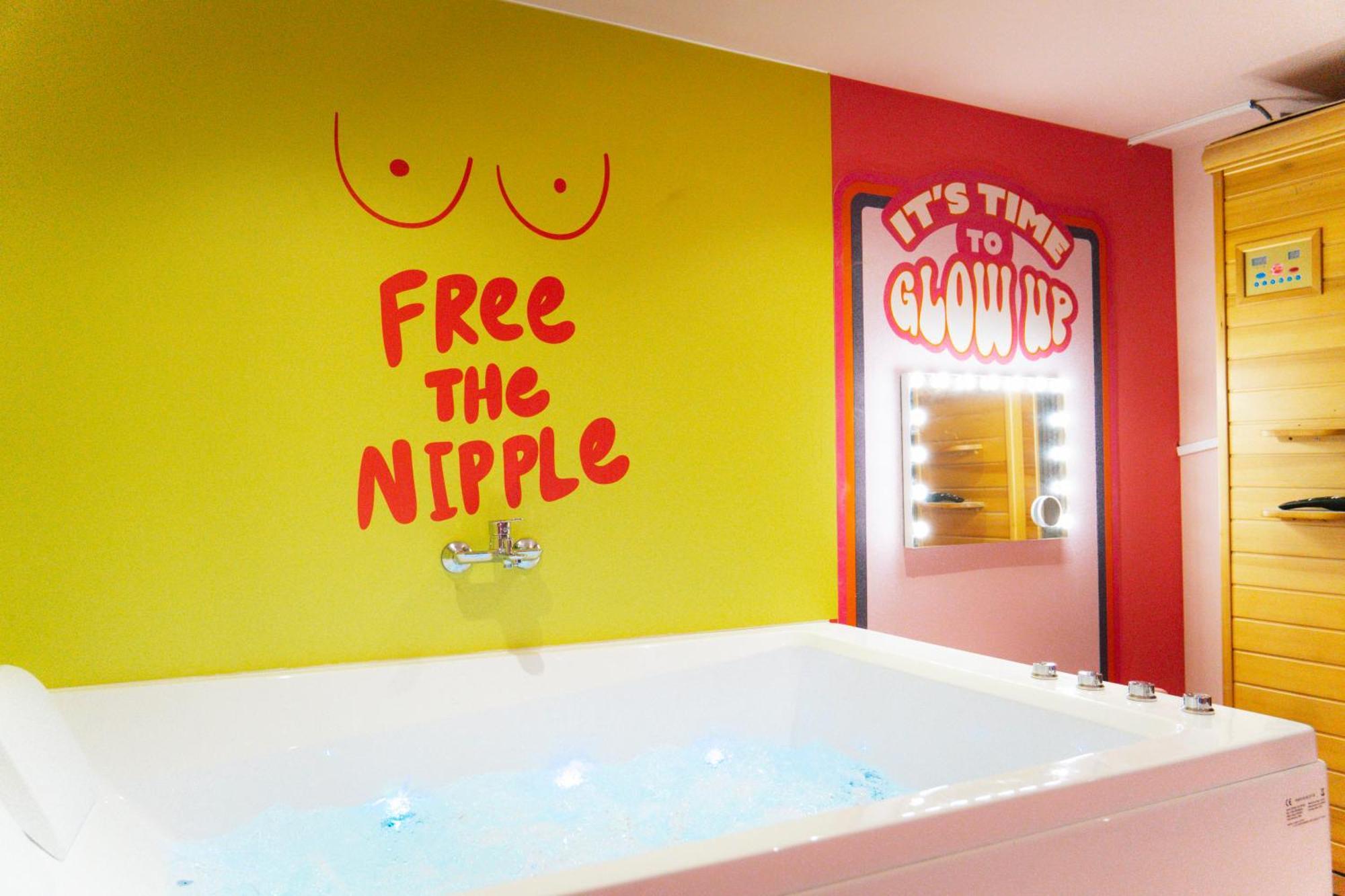 Capsule Girl Power Spa - Balneo - Sauna - Karaoke - Billard - 2 Chambres Charleroi Extérieur photo